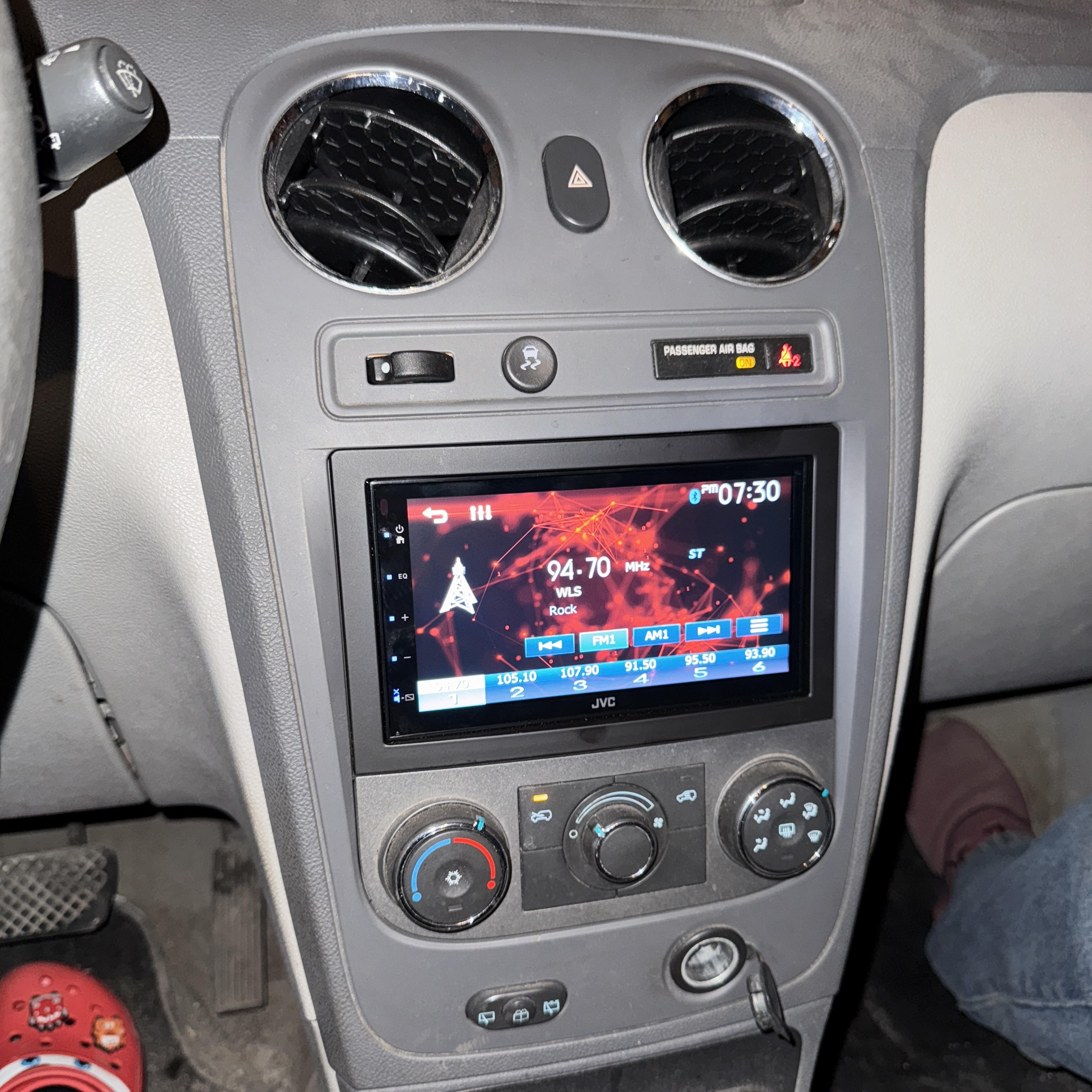 JVC radio installed in a 2010 Chevy HHR